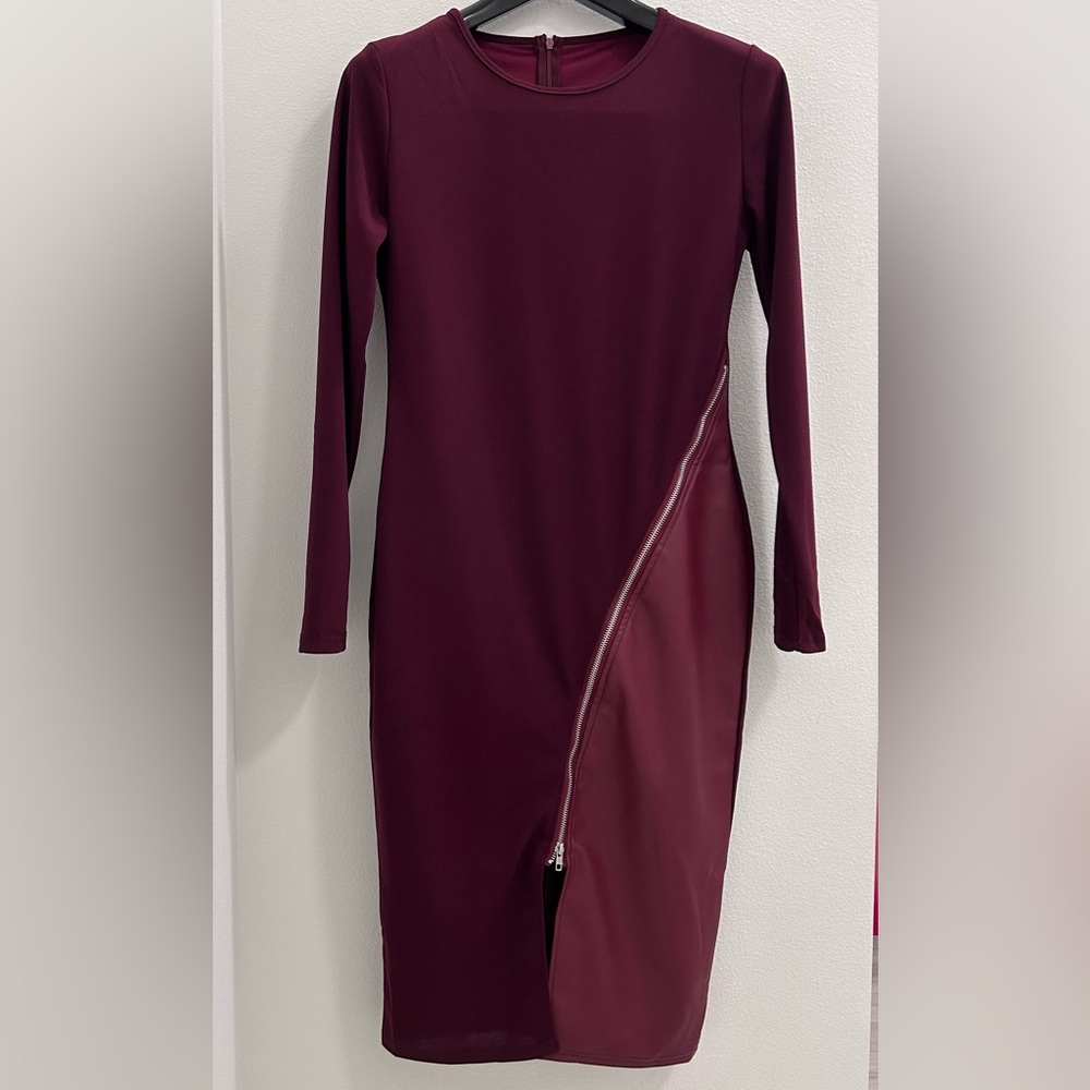 Elegant Burgundy Long Sleeve Dress